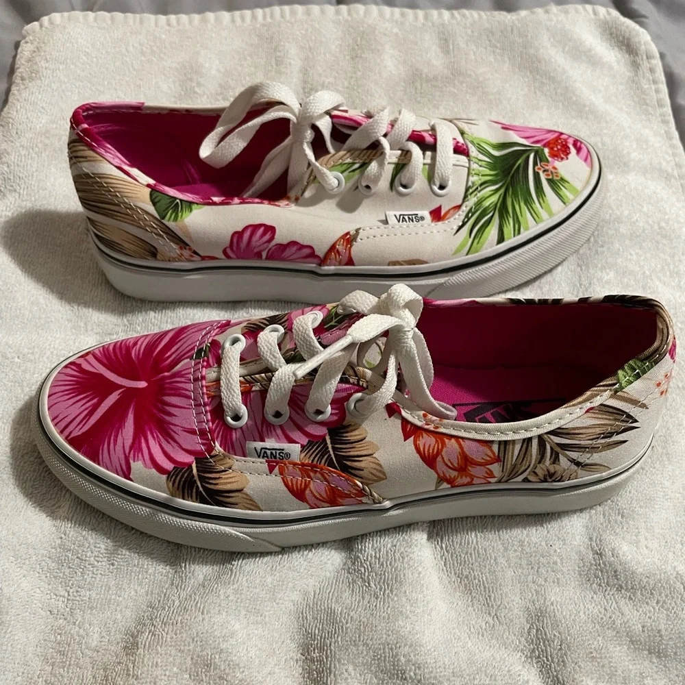 Vans - Picture 3 of 6